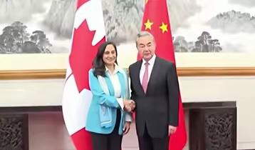 11月11日，就在今天，应加拿大外长邀约，中加两国外长通了电话，加拿大外长称“两