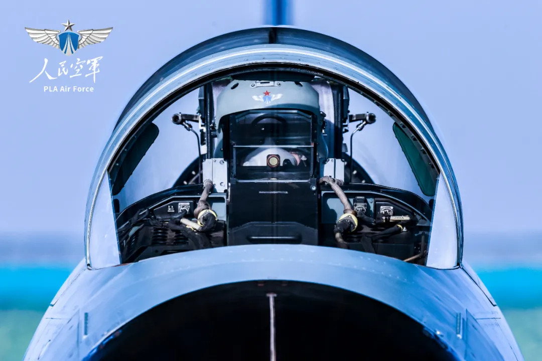 如今，我和我的兄弟们逐渐年迈，难以适应部队日益艰巨复杂的战训任务，到了说再见的时