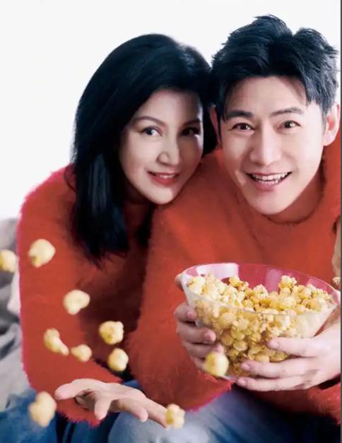 2001年，陆毅的老婆鲍蕾在接受采访时，对昔日同学田海蓉极尽讽刺：“她追了我老公