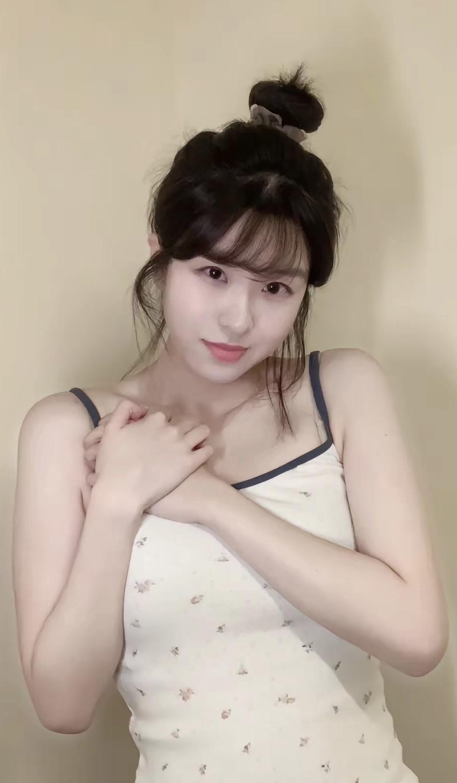 美女的美丽体现在何处呢？美丽体现在长相好、身材好、性格好、温柔又可爱的女孩子。