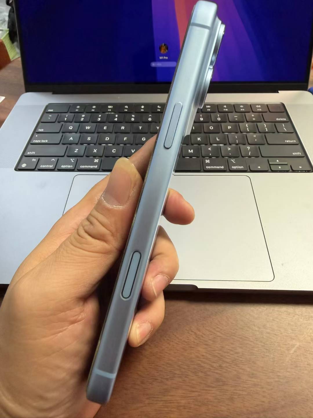 【豆花数码】iPhone18ProMax港版（单卡+eSIM）成色99新（电池循环10次）保修到27