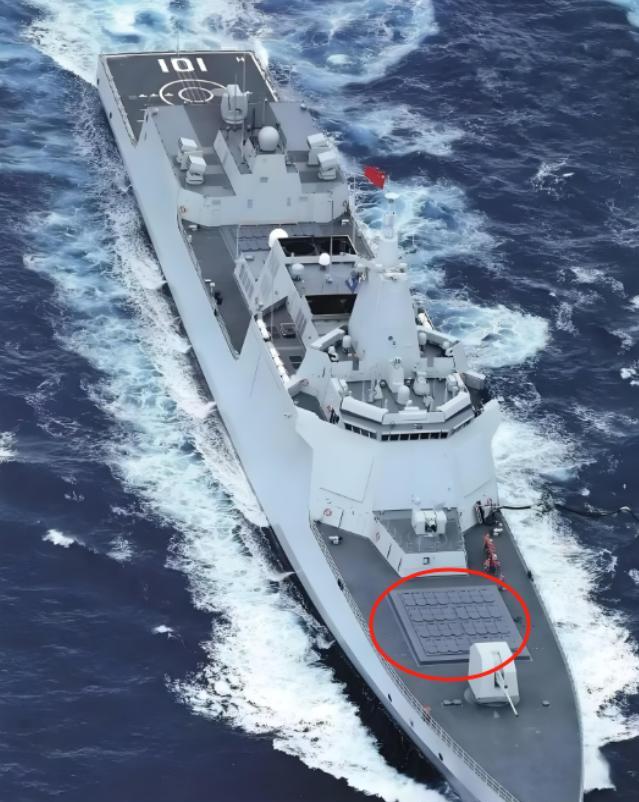 055导弹打光就废了？揭秘中国万吨大驱的‘海上永动机’作战体系！