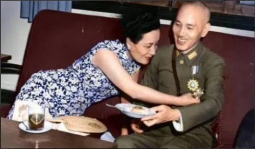1948年，蒋介石请王耀武吃饭，宋美龄亲自下厨做了山东菜，吃完饭后，王耀武却对妻