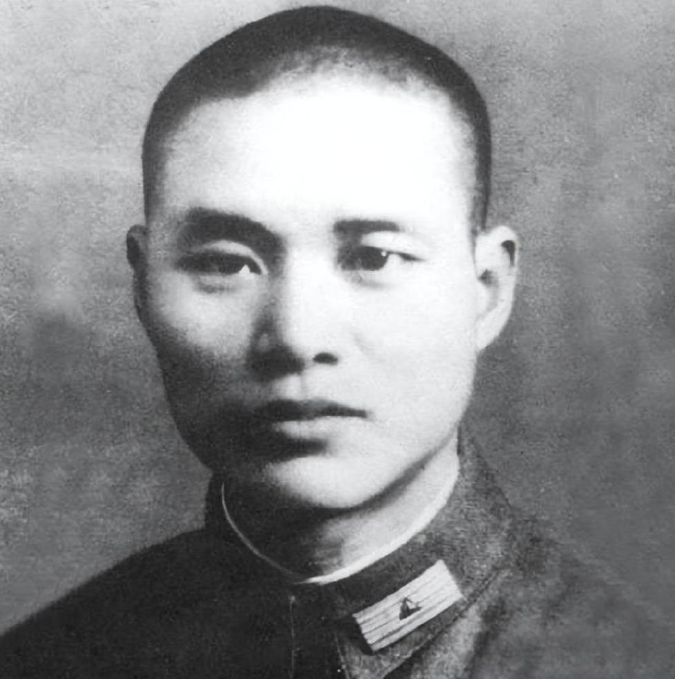 他是军统三剑客之一,曾多次暗杀宋庆龄,最终被我党感化为人民做贡献。这个恐吓暗杀宋
