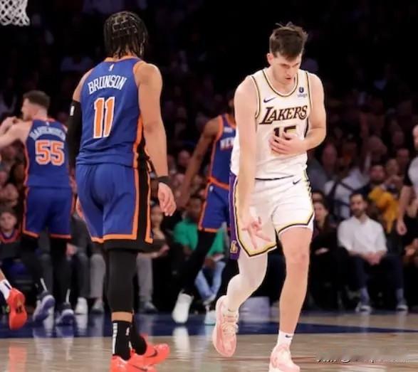 NBA常规赛继续进行，湖人明日将对阵尼克斯。赛前，湖人方面公布球队本场比赛最新伤