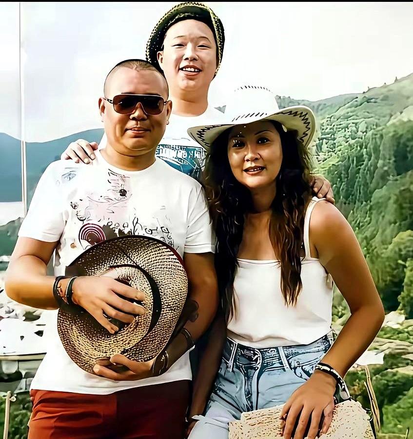 老郭家的基因有多狠？看看郭麒麟他弟郭汾阳就懂了。郭麒麟当年196斤的照片又被