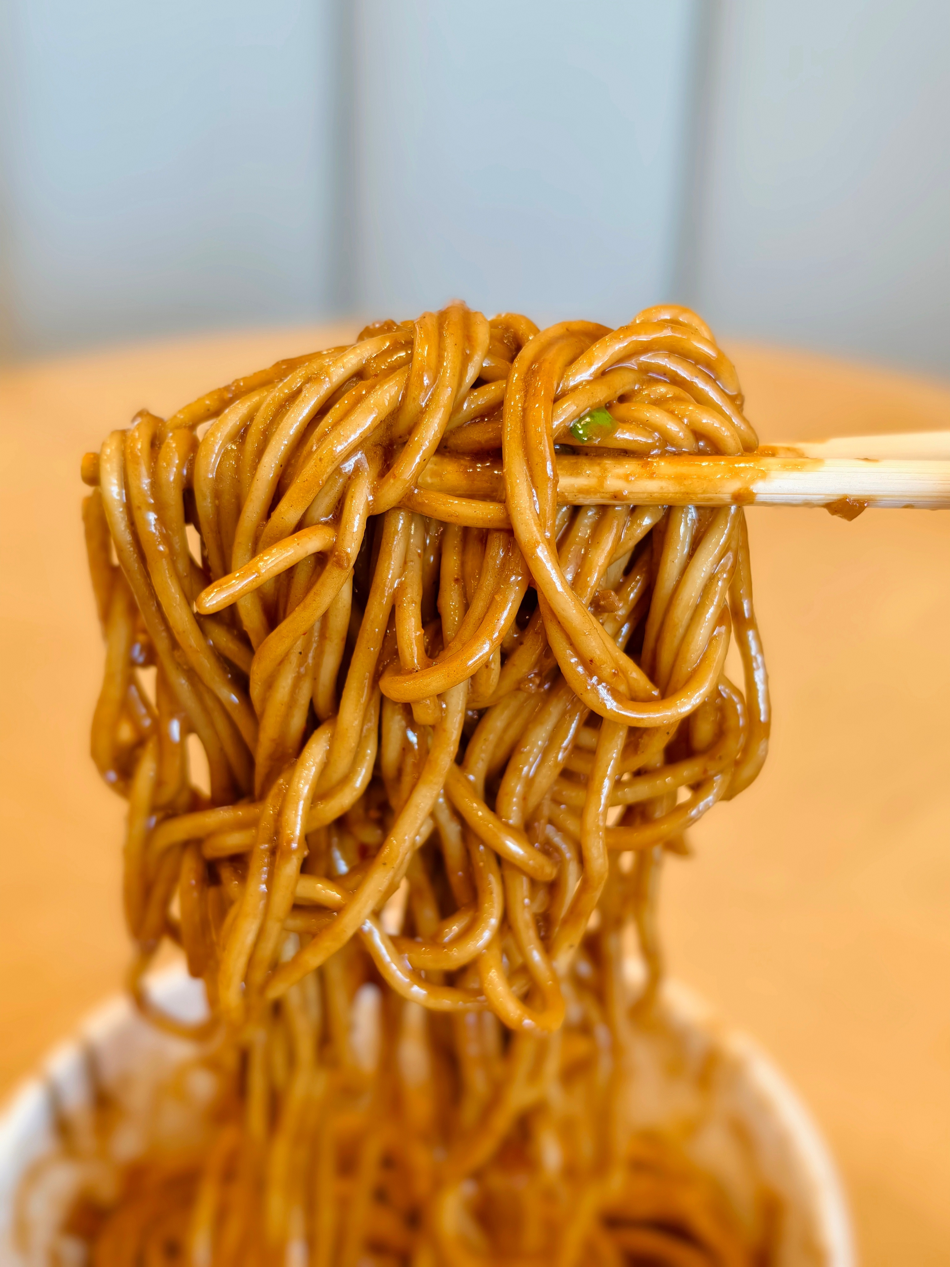 闪转武汉，怎么能不来一碗热干面呢！🍜图二三鲜豆皮图三红枣桂花糊米酒机场内三