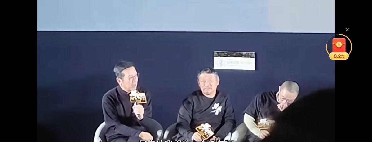 当全国影视公司都在熬夜拆解同一份剧本时，命题作文的牢笼突然裂了道缝。他们接到的