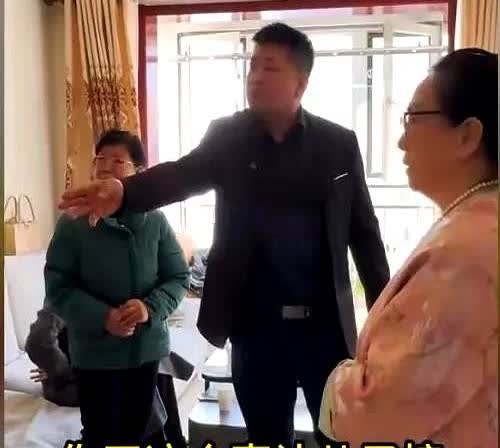现在的人越来越没有底线了，真的太！某一男子父亲把情人搞怀孕，却让儿子花2