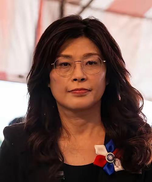 不能等，郑丽文主动示好大陆郑丽文这次是真急了。3月30日刚官宣，4月7日就要