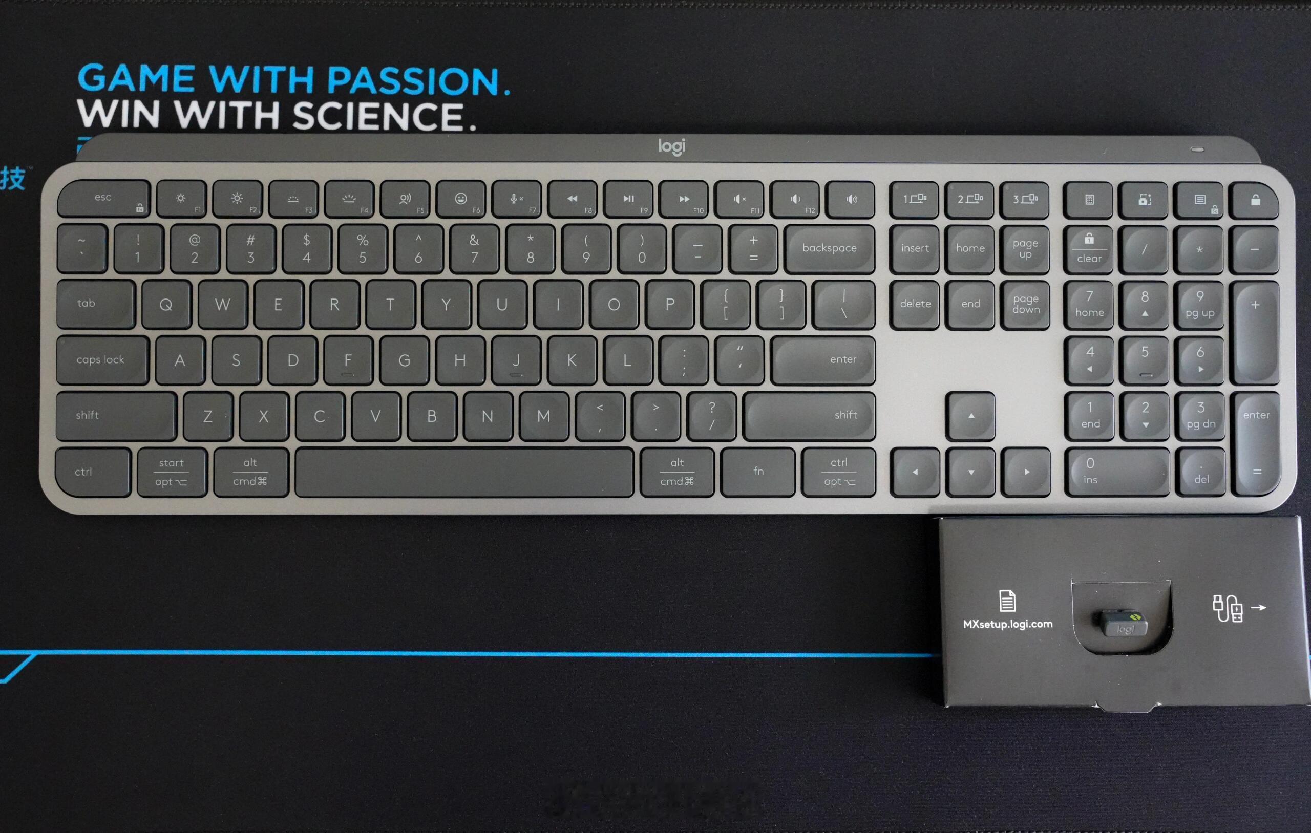 ⌨️罗技MXKeys这个键盘对于mac用户匹配了相应的按钮，充电🔋是typc