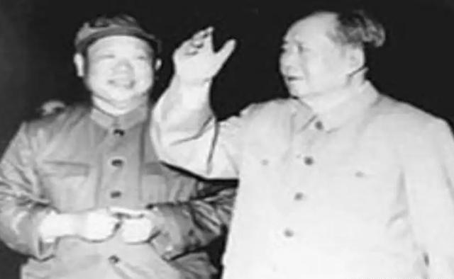 1976年毛主席逝世，陈锡联在守灵期间说了一句话，李先念顿时脸色大变1976