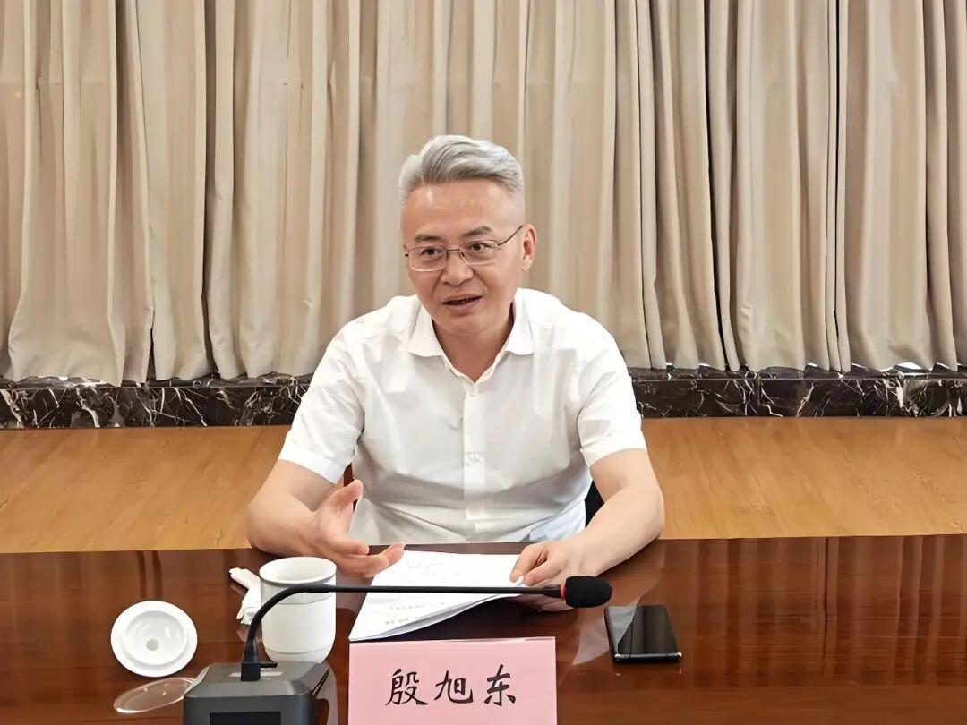 专业领域内的技术干部落马，尤其让人遗憾，因为他们是官员身份的同时，也在其专业领域