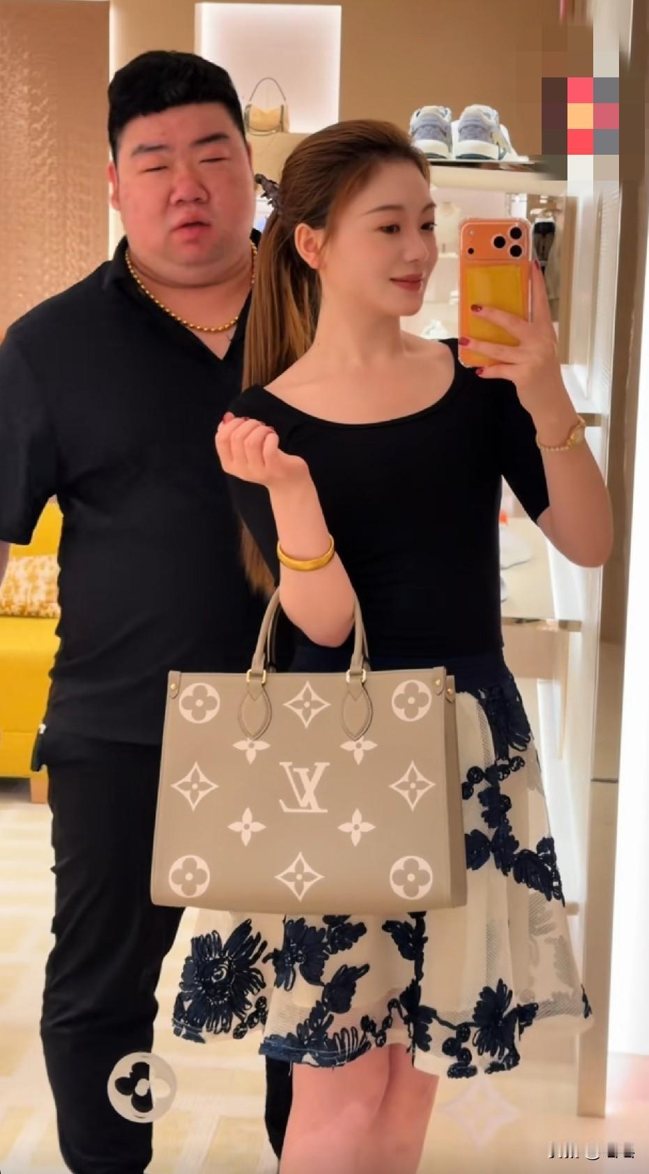 姐妹，这个包该你背我不行，我宁可穷一点，都将就不了一下[捂脸哭]