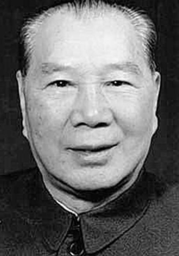 90年代，全国掀起了下岗潮，一夜间，国企职工不分男女老少纷纷离开了自己热爱的工作