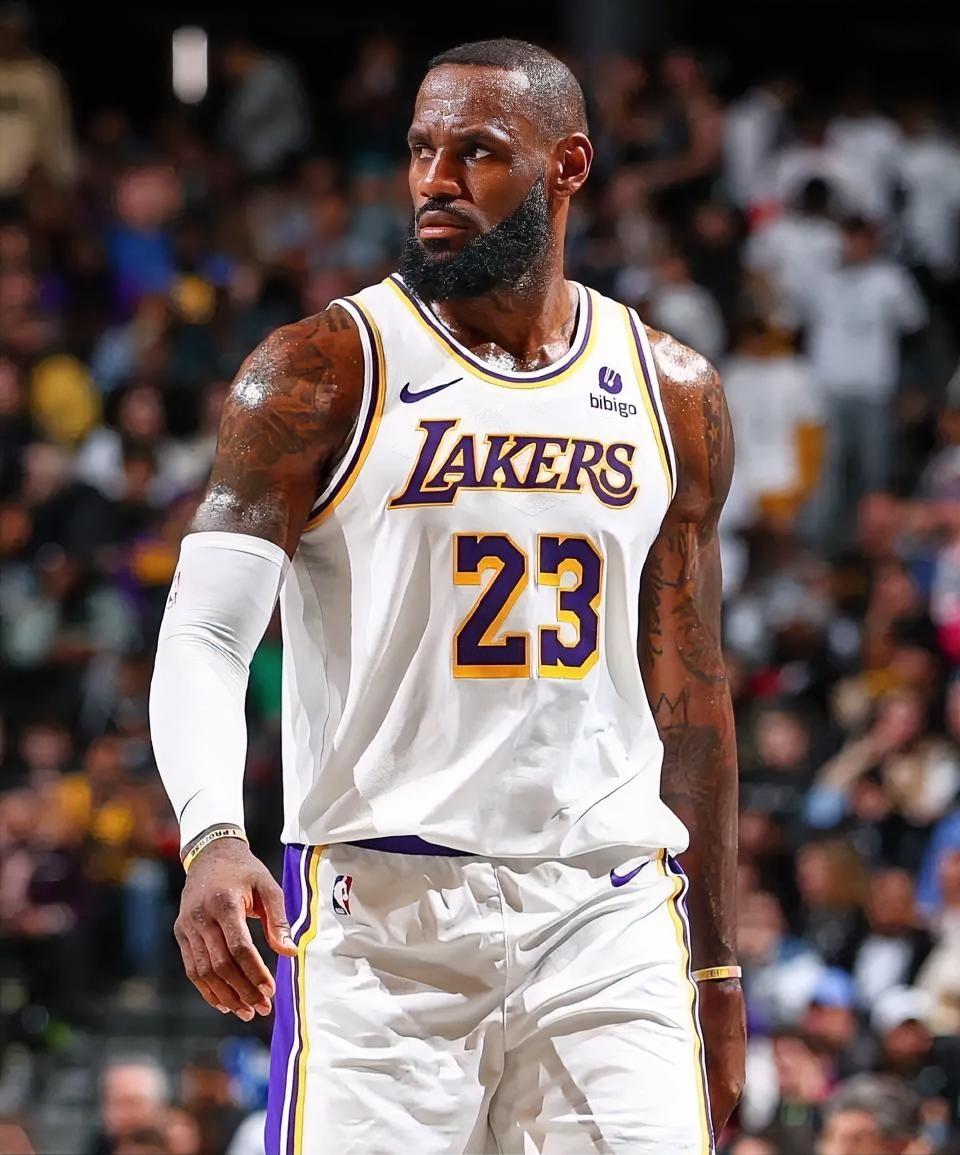 太精彩了，湖人123-120险胜猛龙，这3位球员为赢球立了大功！1.里夫斯