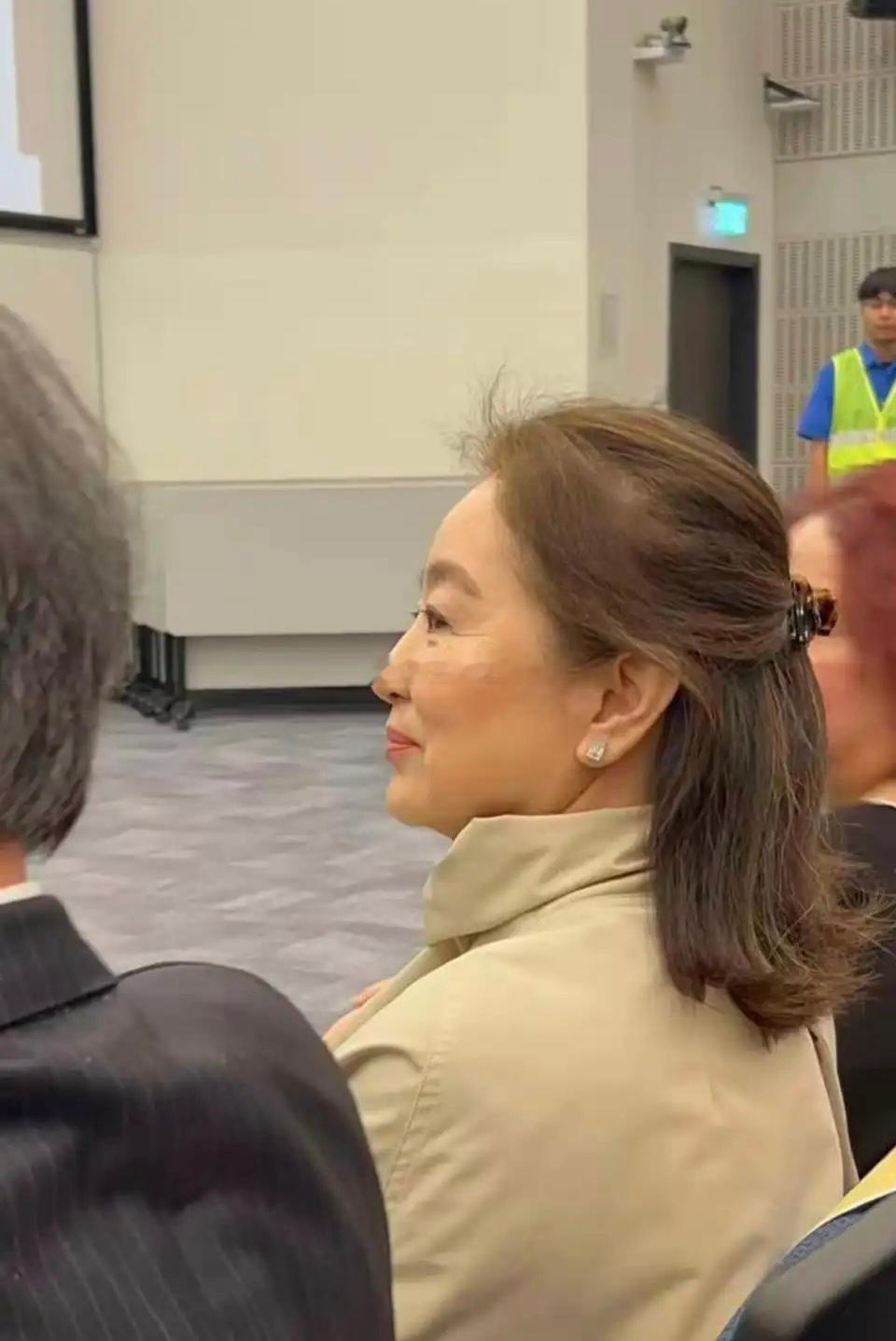 林青霞现在长这样，忽然明白了一句话，让自己优雅的老去，是一种勇气