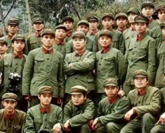 1985年老山战场上，杨启良歼敌18人，转业后的他竟然遭受到了恶霸的欺凌，他勃然