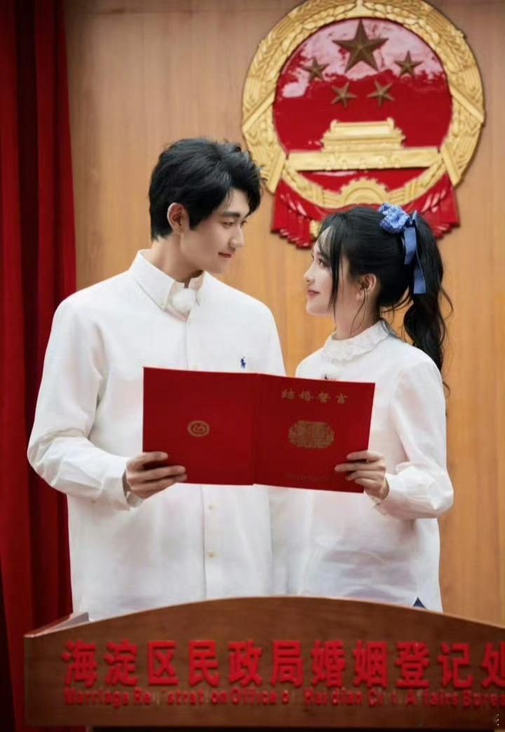 金莎夸孙丞潇是玉面老公妻子的浪漫旅行一句“玉面老公”直接甜晕！金莎在线夸孙丞潇