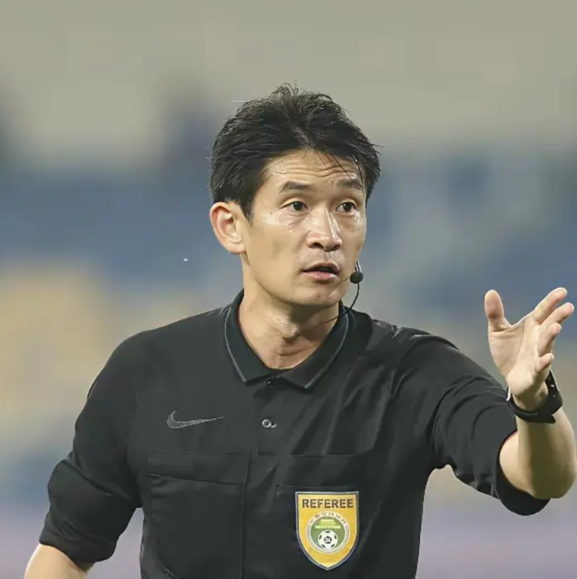 中国足协真是太难了！用中国裁判吧，无论谁输谁赢，都会怪裁判。费尽心思花费重金请来