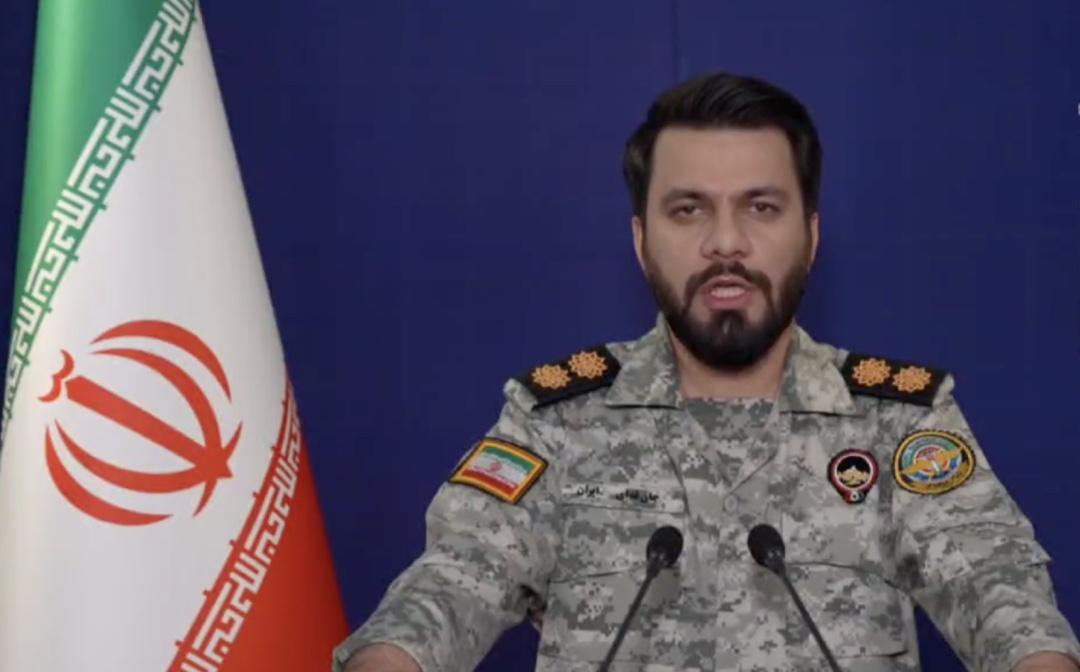 美军刚登上伊朗货船，下一秒无人机就到！这波操作，谁赢了？我去，波斯湾又整活了