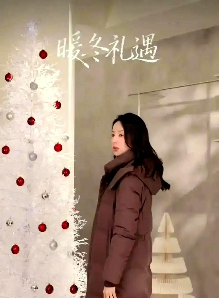 白鹅绒成本疯涨30%，董洁那件1299的羽绒服，宁可让工厂加班到深夜，也一个子儿