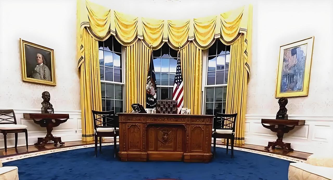 白宫将会在美东时间下午两点发布重要声明。我在想，内容无非就是两个，要么是美军攻打