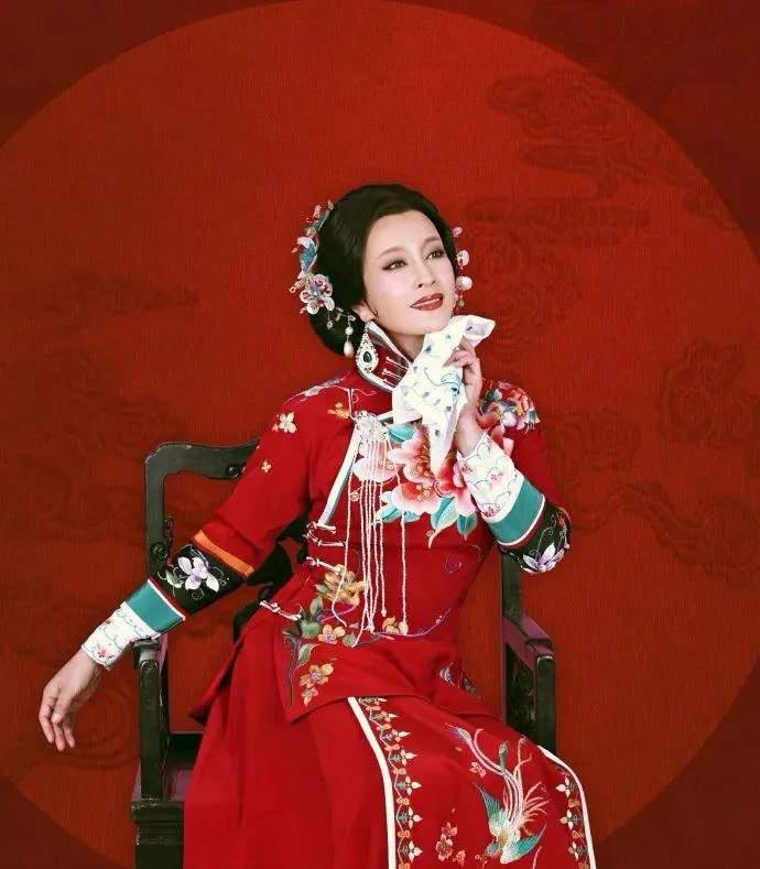 更巧的是，上海税务局前脚刚官宣她因330万偷税案被立案调查，后脚巡演就集体“蒸发