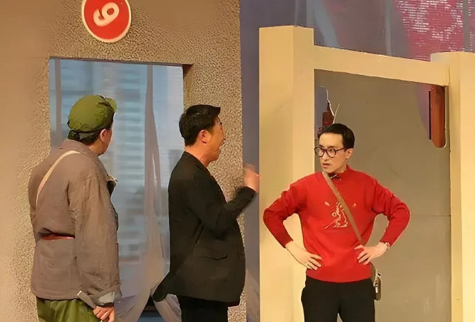 “小品现实上演！”新疆男子买了8楼的一套三居室，装修新房时，他却误把9楼的房子装