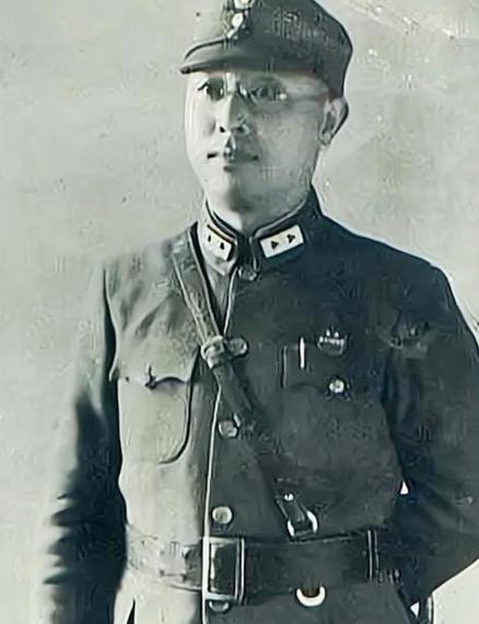 1949年，国军中将张轸率领两万五千余人在湖北金口、贺胜桥起义，毛主席给萧劲光等