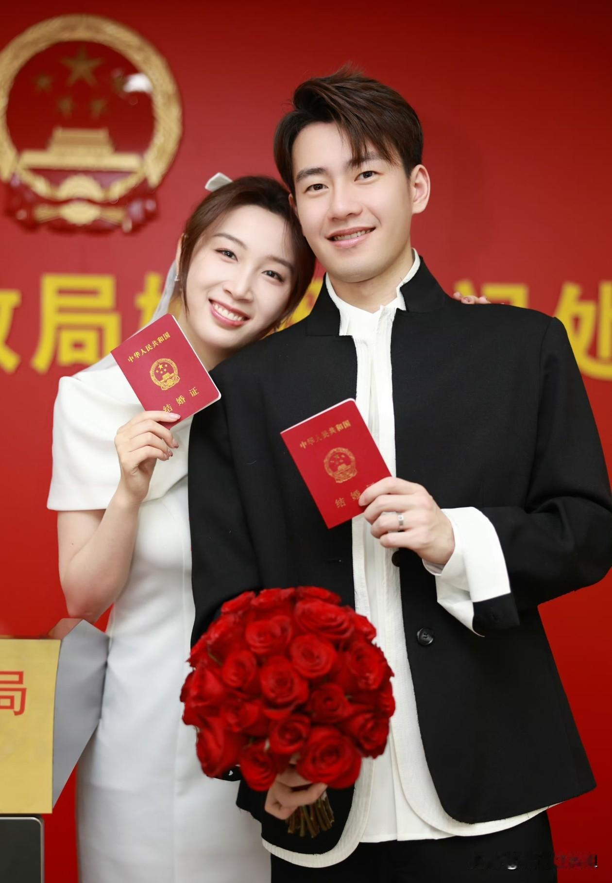 中国体坛今日迎来甜蜜的喜讯26岁的羽毛球名将王昶与26岁的乒乓球运动员钱天一