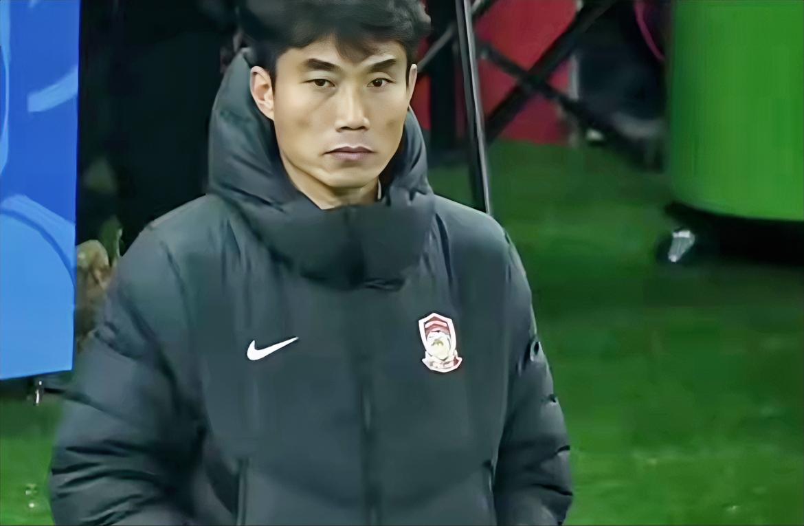中超首位下课主教练预测！表现实在是太差了！一、青岛西海岸郑智！作为青岛西海岸