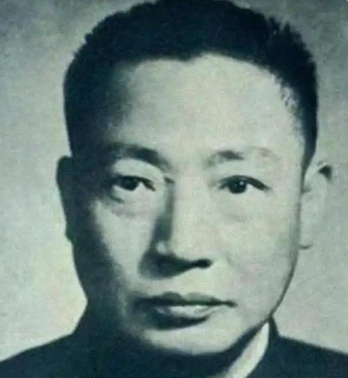 1949年，蒋介石毛人凤叫到跟前，递了张名单：“把上面的人处理掉。”毛人凤看到