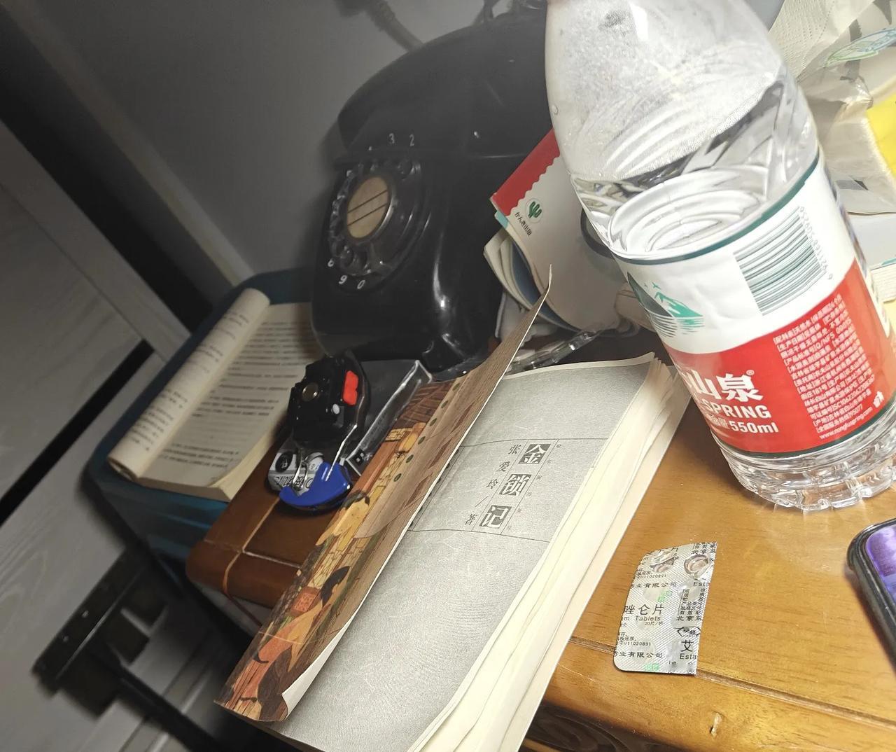 我今年感觉迫切需要深读几本书，结果一本贾平凹的《废都》从西双版纳读到营口鲅鱼圈，