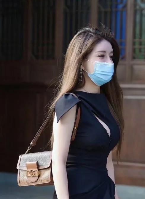 情话多并不能说明两个人的感情有多好，废话多才是。