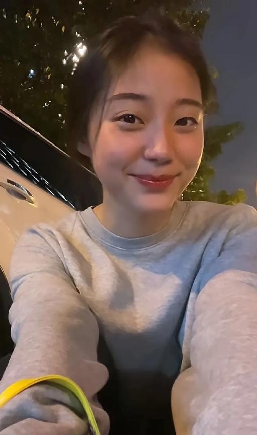 有特权就是好，高考462分，清华北大随便选。四川宜宾东辰高中的的刘峡君只高考只