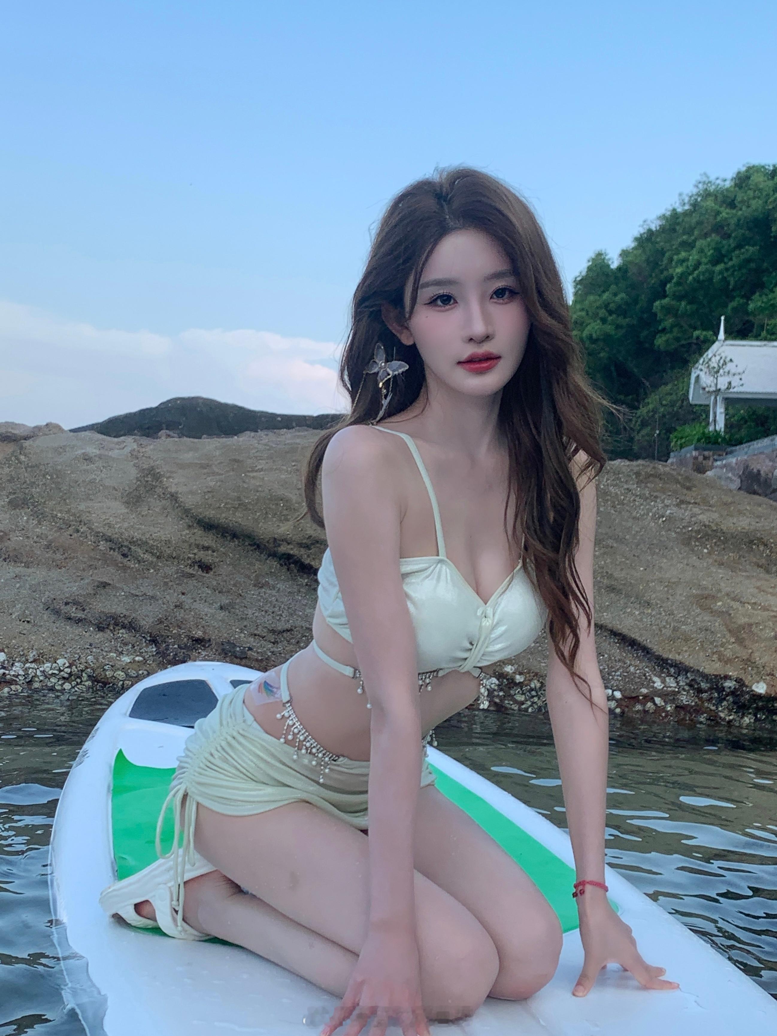 女明星解约真的好难啊祝周诗雨解约成功，一切顺利🐚​​​