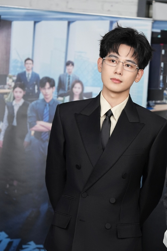 1.胡先煦和李宛妲的cp粉有福了，两人合作的剧对手戏还不少。2.张慧雯听不懂别人