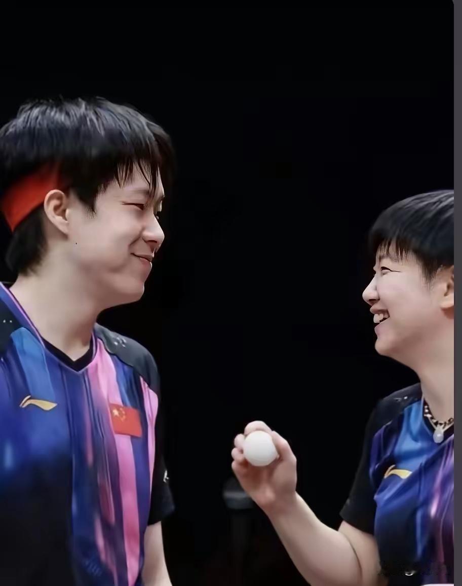 这下不犟嘴了吧，不突出个人，突出椅子，照这样下去WTT怕是要破产了，还有嘴