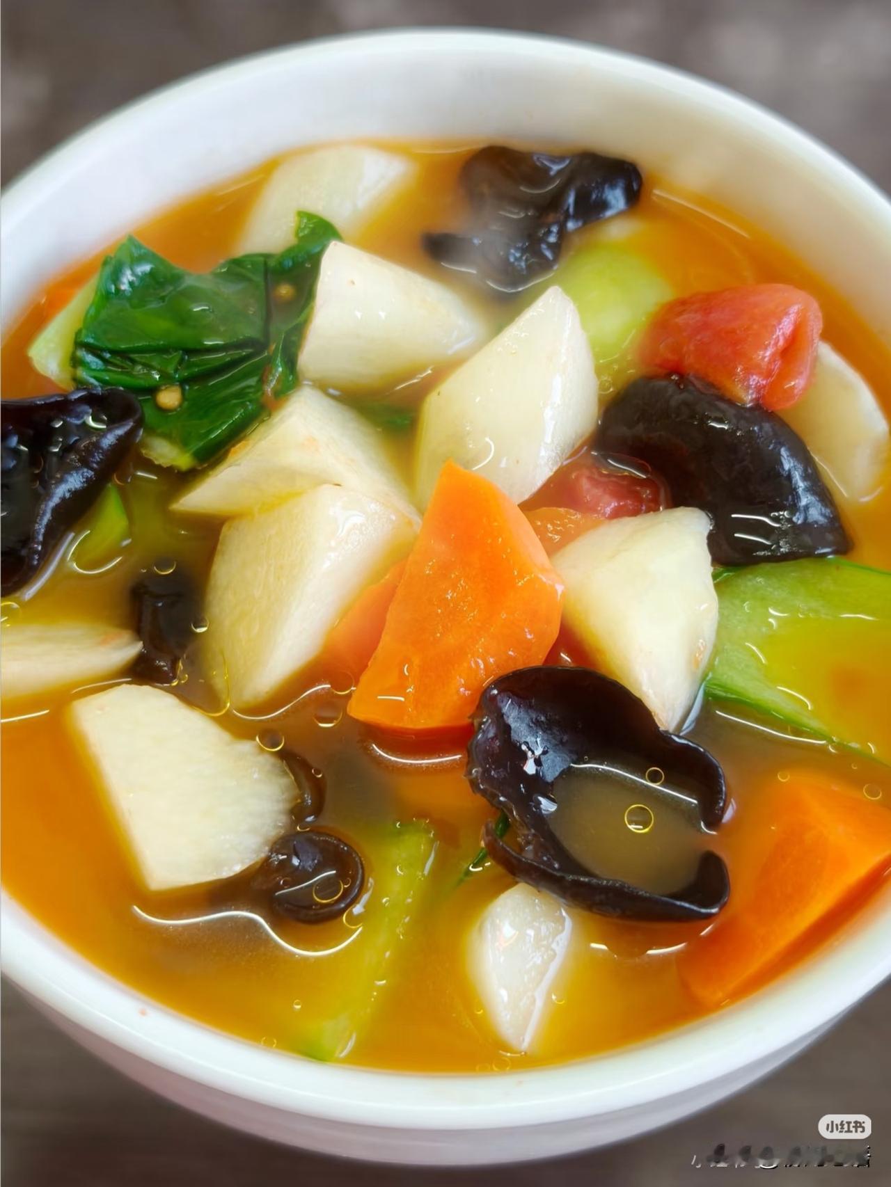 早上老公出门前对我说，晚饭炖点牛肉吃吧，我没同意。老公的尿酸高，最高的时候，