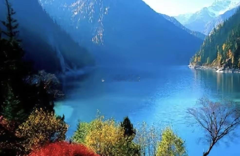 中国十大旅游省份排名第一名、四川（九寨沟、都江堰、峨眉山）第二名、湖北（黄鹤楼、