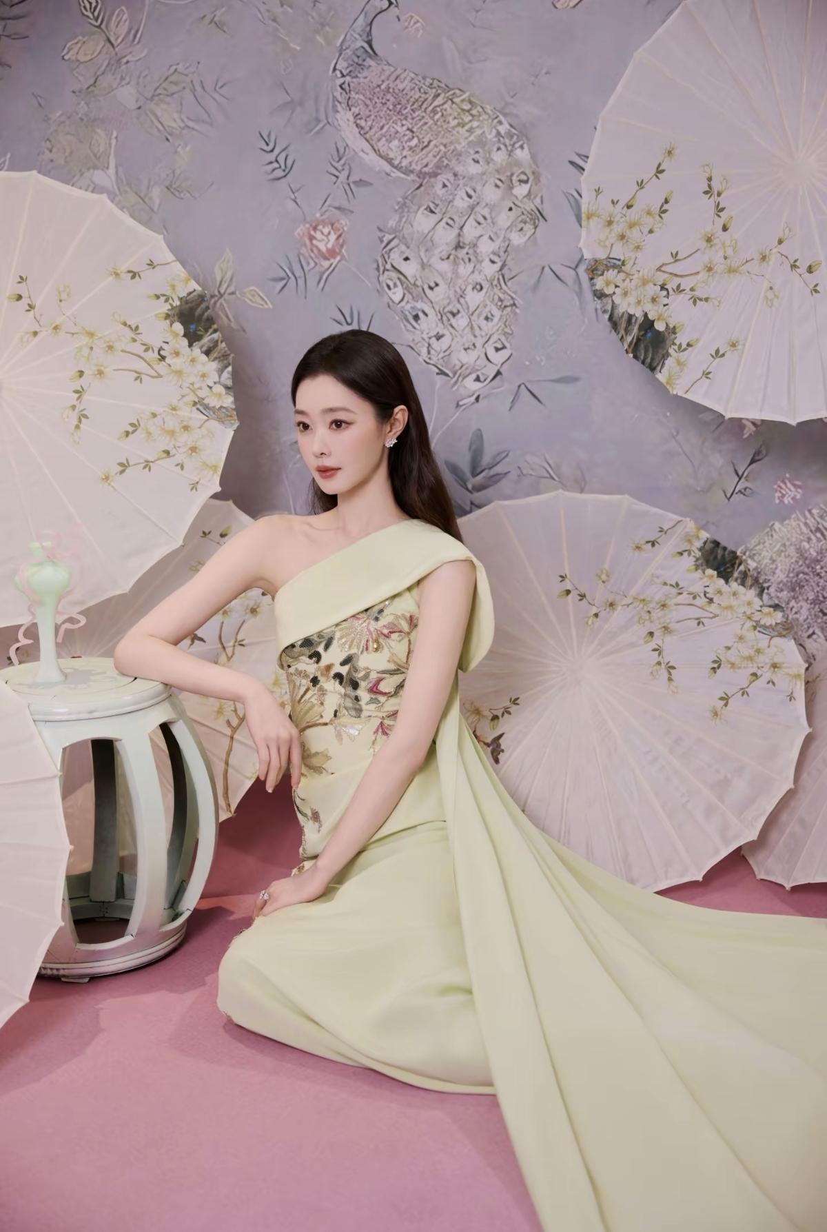 宋轶的美，从来不止于皮相，更是岁月沉淀的从容与清醒[比心]如宋轶这般，在喧嚣中守