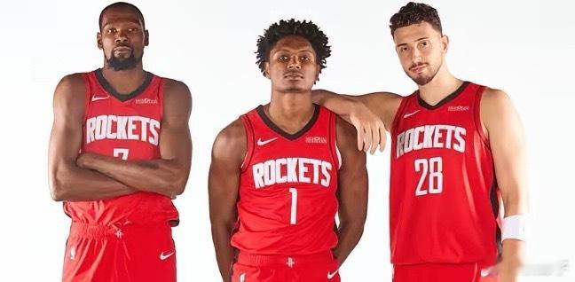 火箭应该放弃今年争冠，雷霆今年实力太强了，火箭还有范乔丹这2千万死钱，应该把赛季