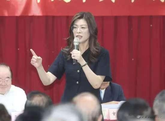 就在刚刚，中国“国民党主席”郑丽文正式宣布，7月30日，国民党主席郑丽文