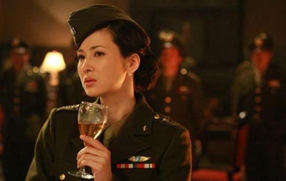 戴笠手下的一名女特务执行任务回来后，肚子凸起来明显，戴笠看到后，将其当场枪毙，在
