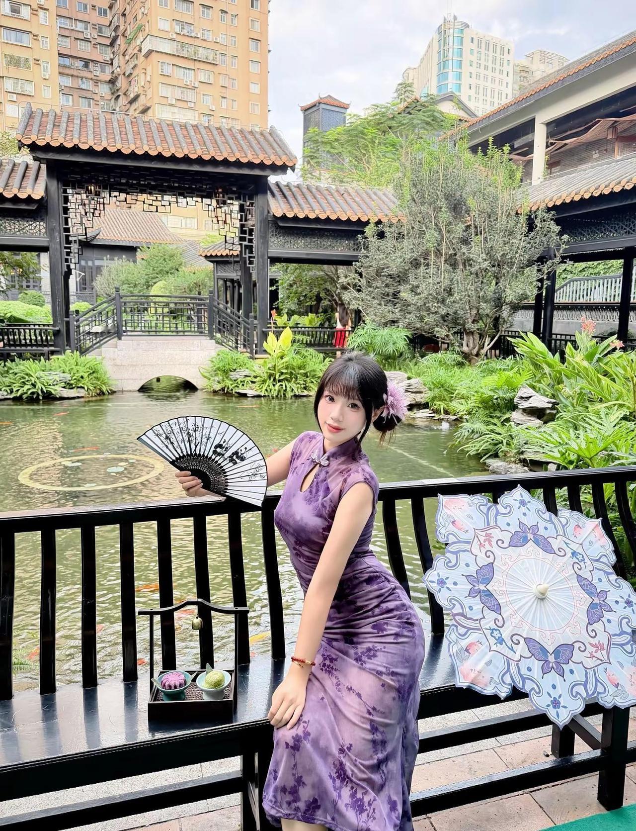不在苏州！在广州也能拍上绝美岭南餐厅🍴新中式国风穿搭紫色旗袍写真古风园林打