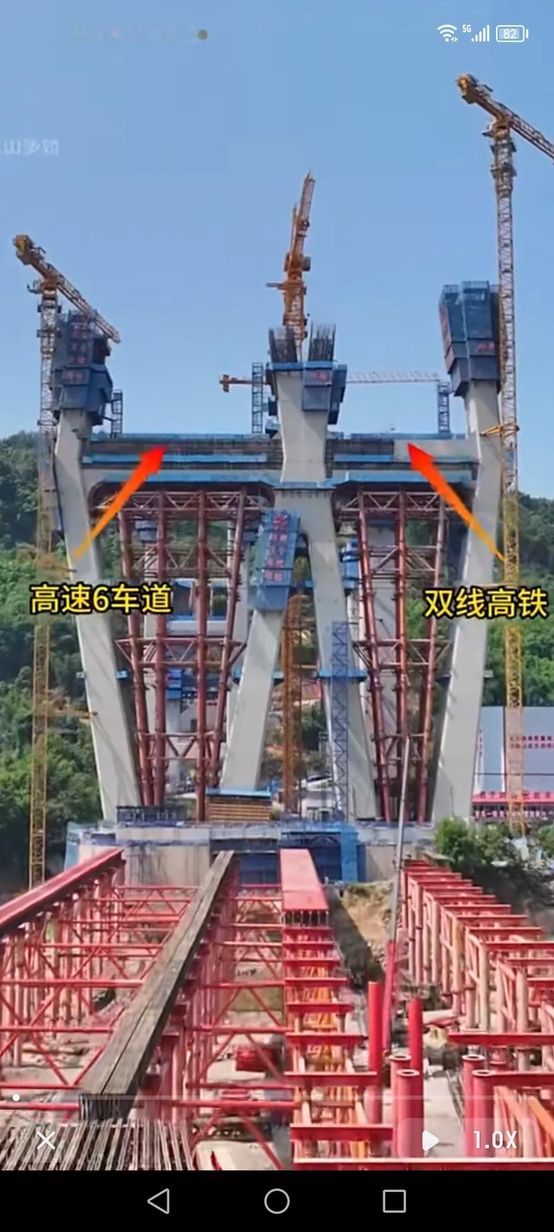 重庆在建的涪陵石沱长江大桥太牛了，它可是全球首座采用公铁合建双联塔的桥梁！这桥全