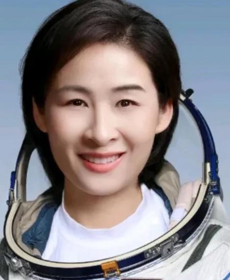 航天女侠刘洋，2012年出征太空前，丈夫竟撒下谎言，在她完成航空任务后，才得知丈