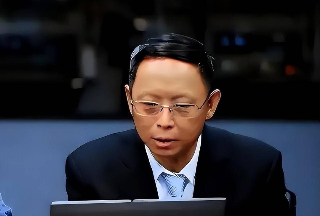 监管在哪？一家六口，五个美国籍，一个拿绿卡，核心家族全员常年住在美国波士顿，孩子