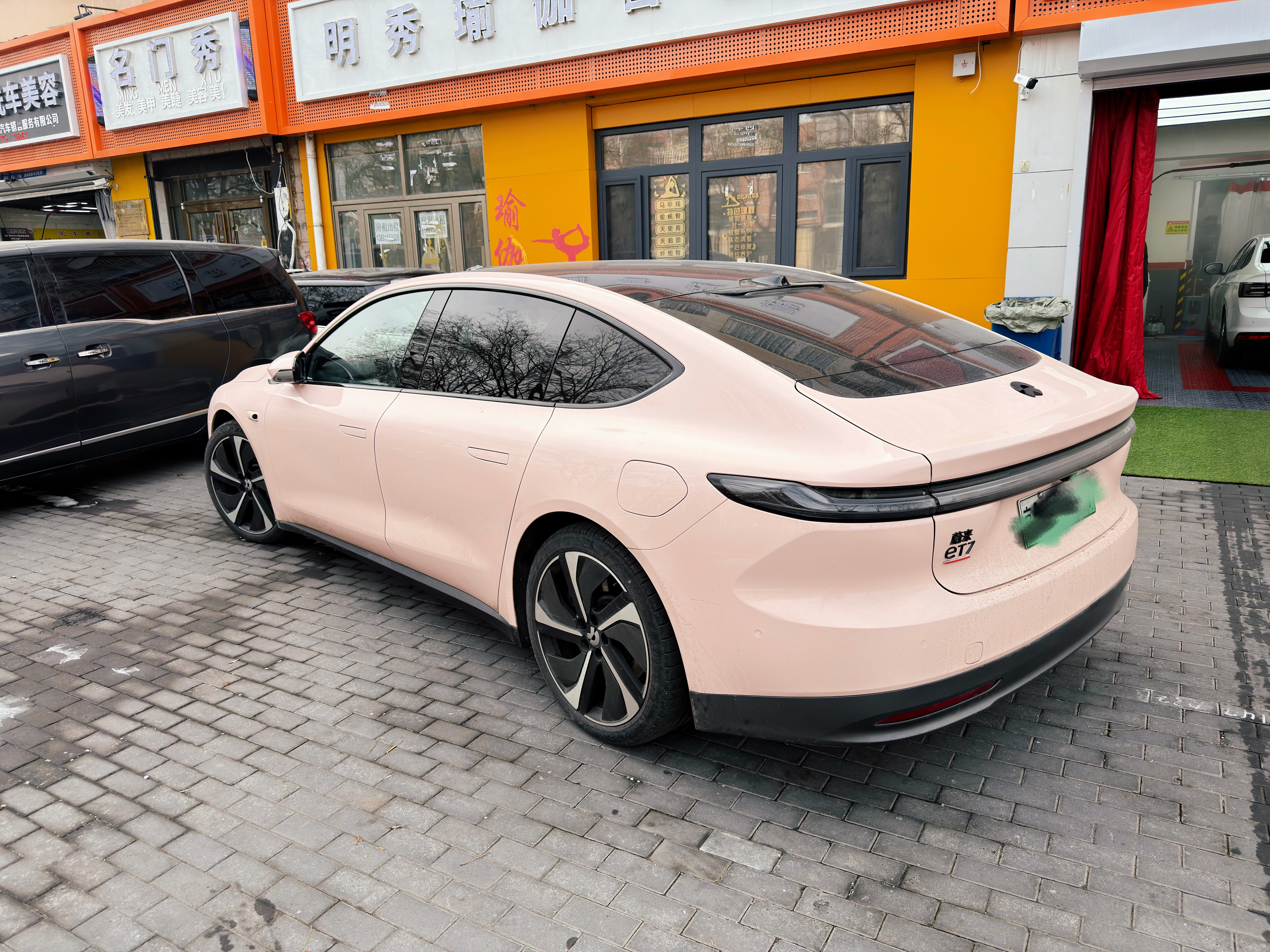 我这车怎么能这么脏……好像是贴了膜之后，第二次洗车